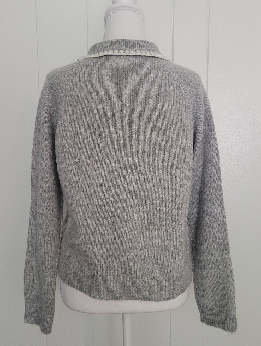 Bailey 44 Sweater Pullover Embroidered Trim Collared White & Gray Coquette LG - Picture 6 of 9
